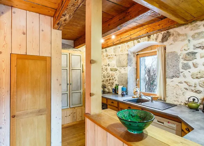 Vakantiehuis Maison De Caractere Dans La Chartreuse *